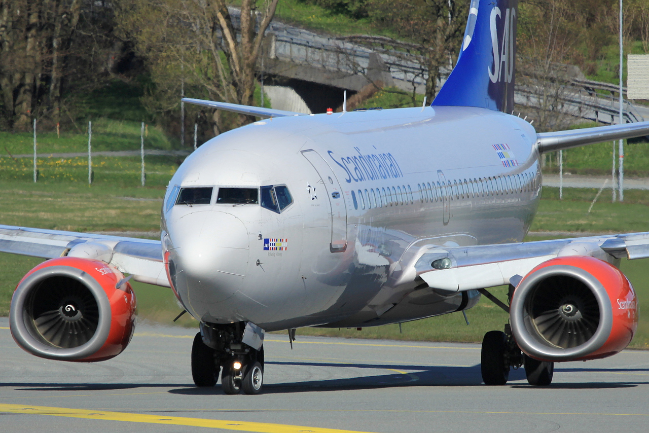 LN-RRN · Boeing 737-783 · (SVG / ENZV)
