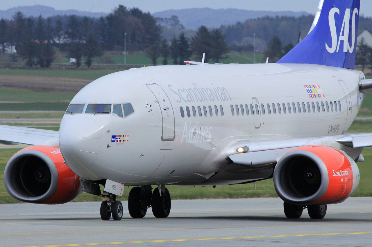 LN-RPB · Boeing 737-683 · (SVG / ENZV)