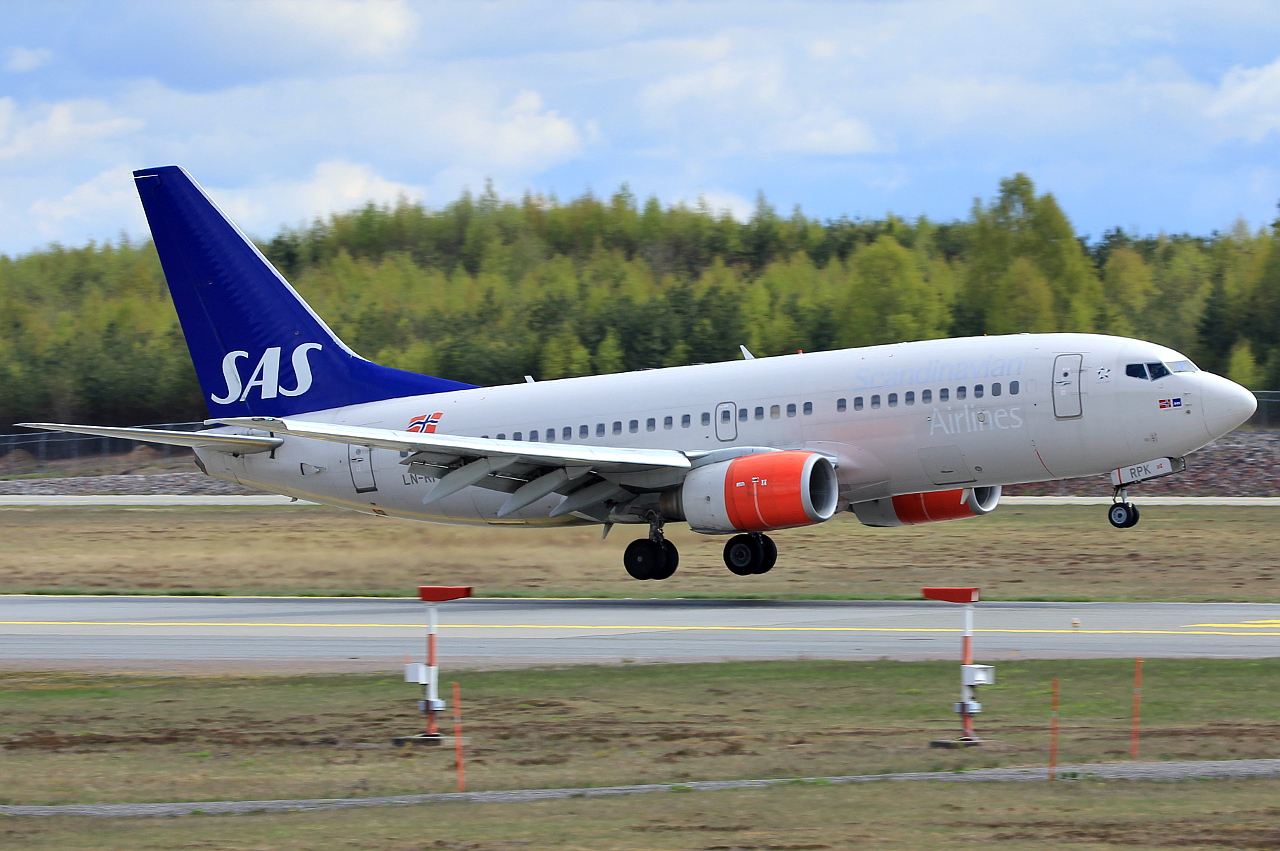 LN-RPK · Boeing 737-783 · (OSL / ENGM)