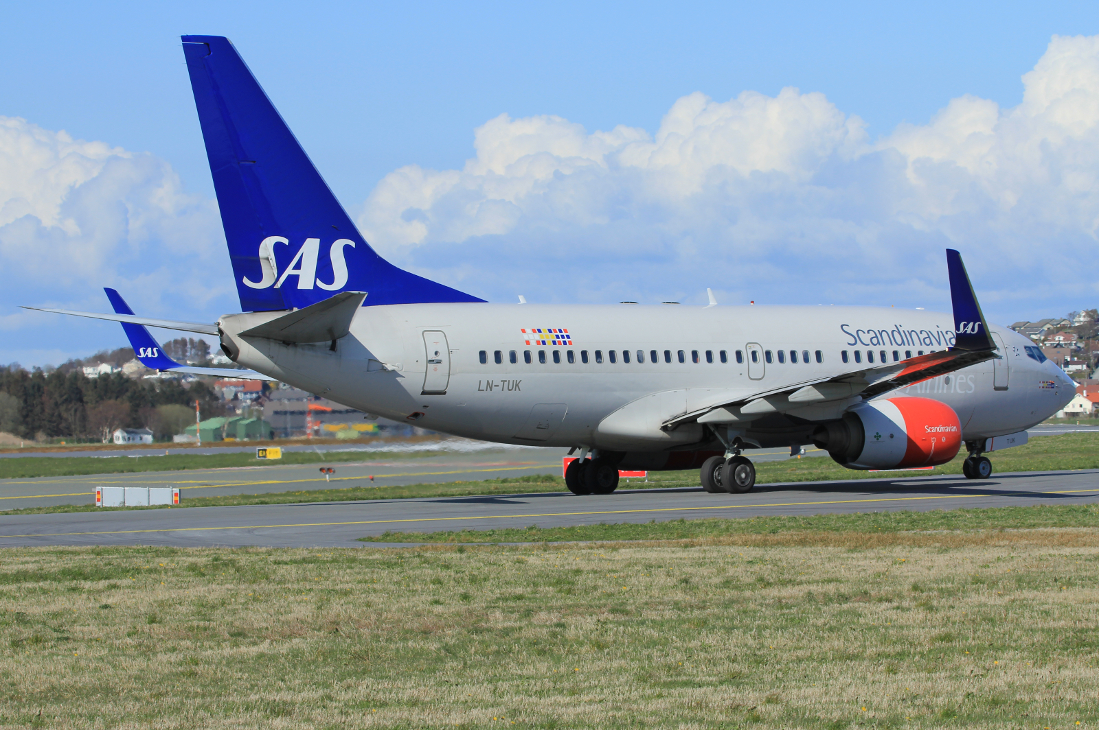 LN-TUK · Boeing 737-705(WL) · (SVG / ENZV)