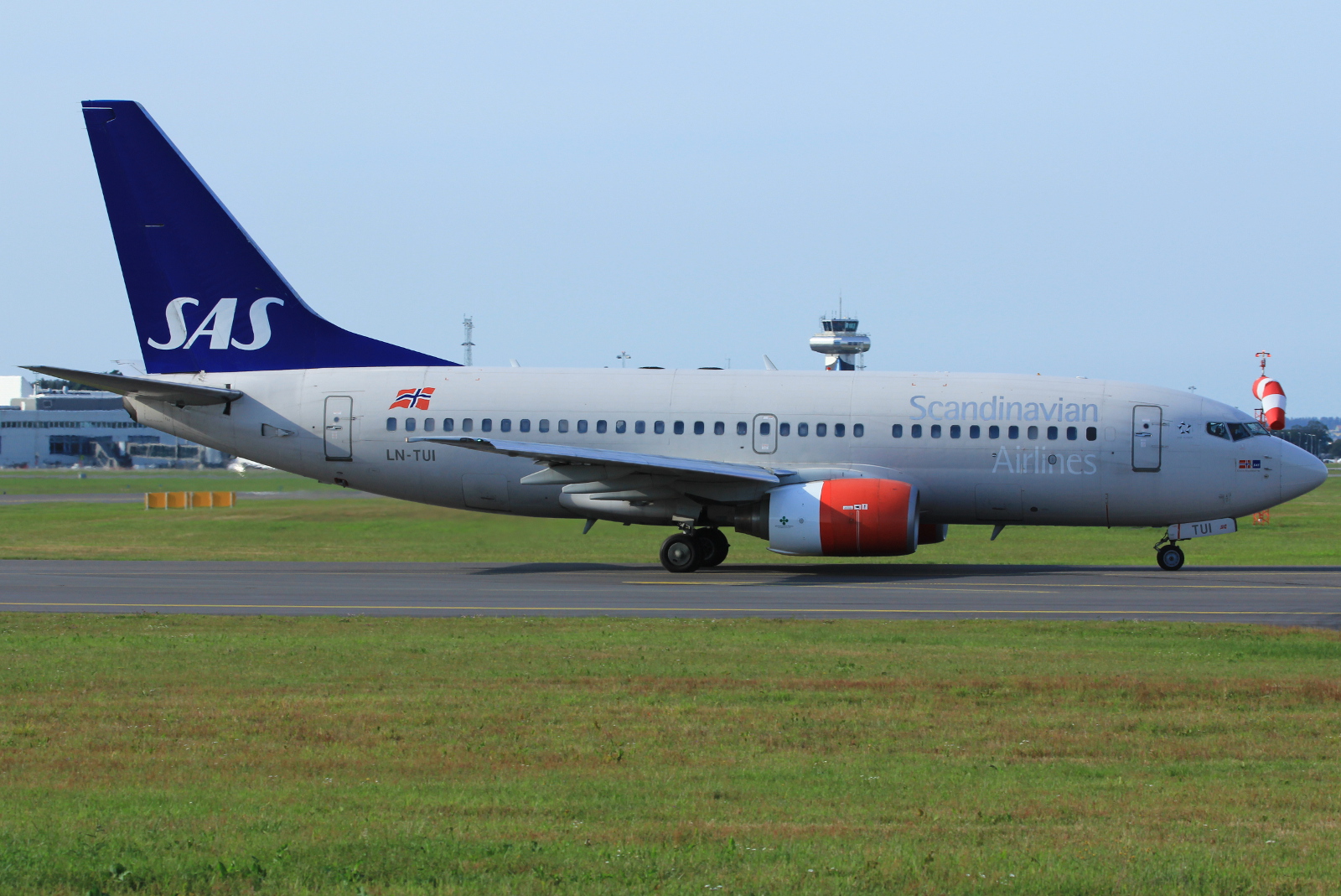 LN-TUI · Boeing 737-705 · (SVG / ENZV)