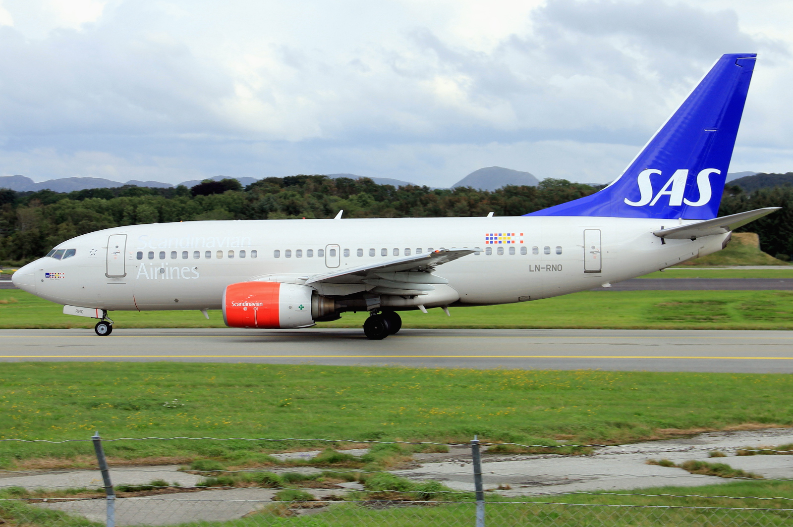 LN-RNO · Boeing 737-783 · (SVG / ENZV)