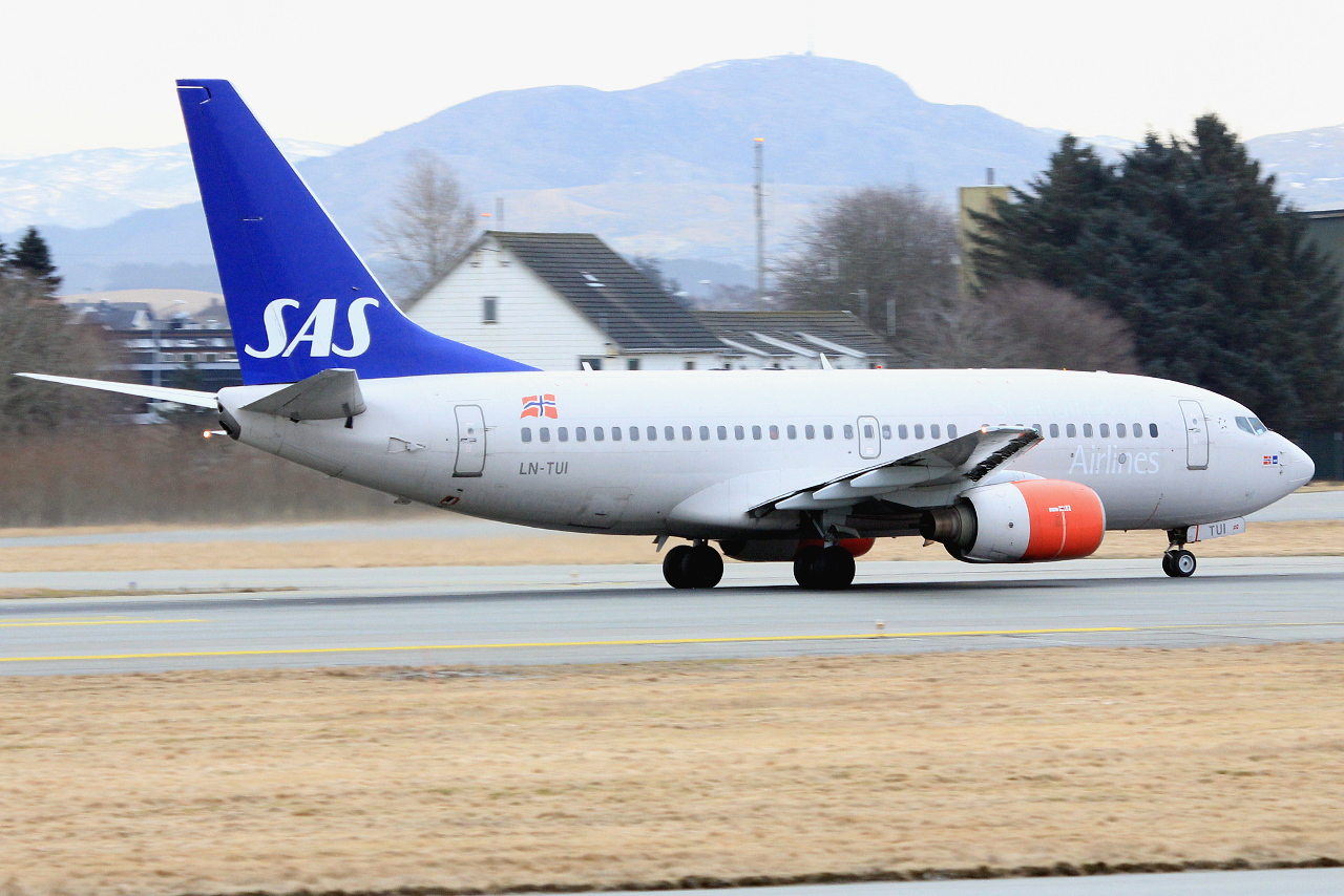 LN-TUI · Boeing 737-705 · (SVG / ENZV)