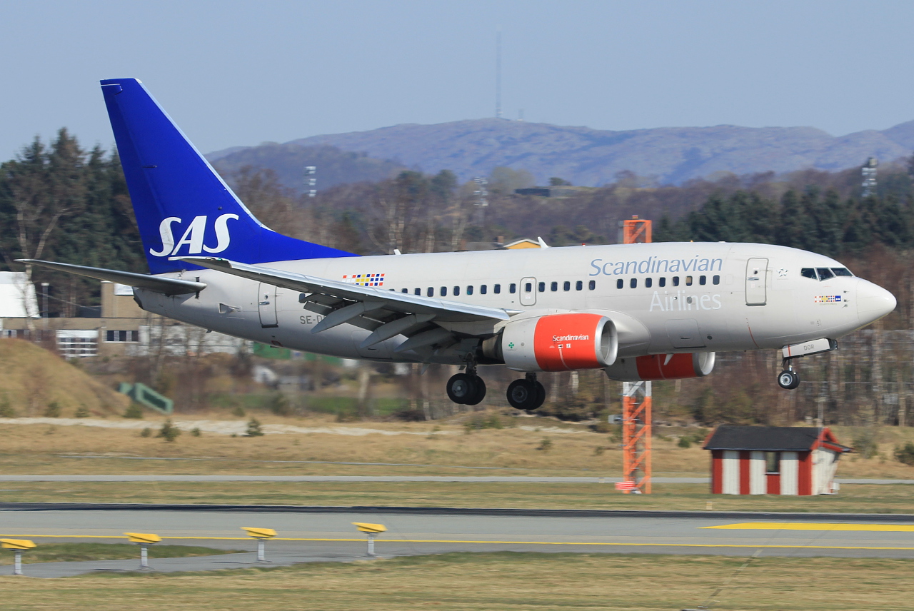 SE-DOR (28305) 1999 Boeing 737-683