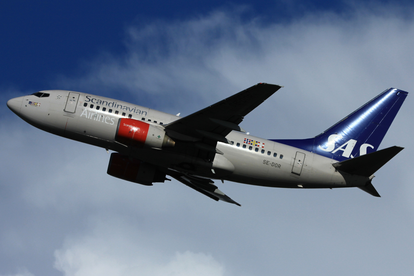 SE-DOR (28305) 1999 Boeing 737-683