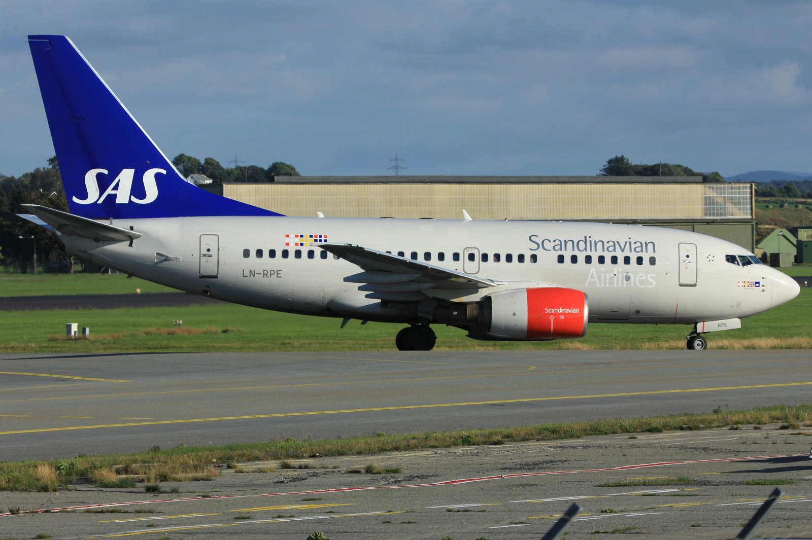 LN-RPE · Boeing 737-683 · (SVG / ENZV)