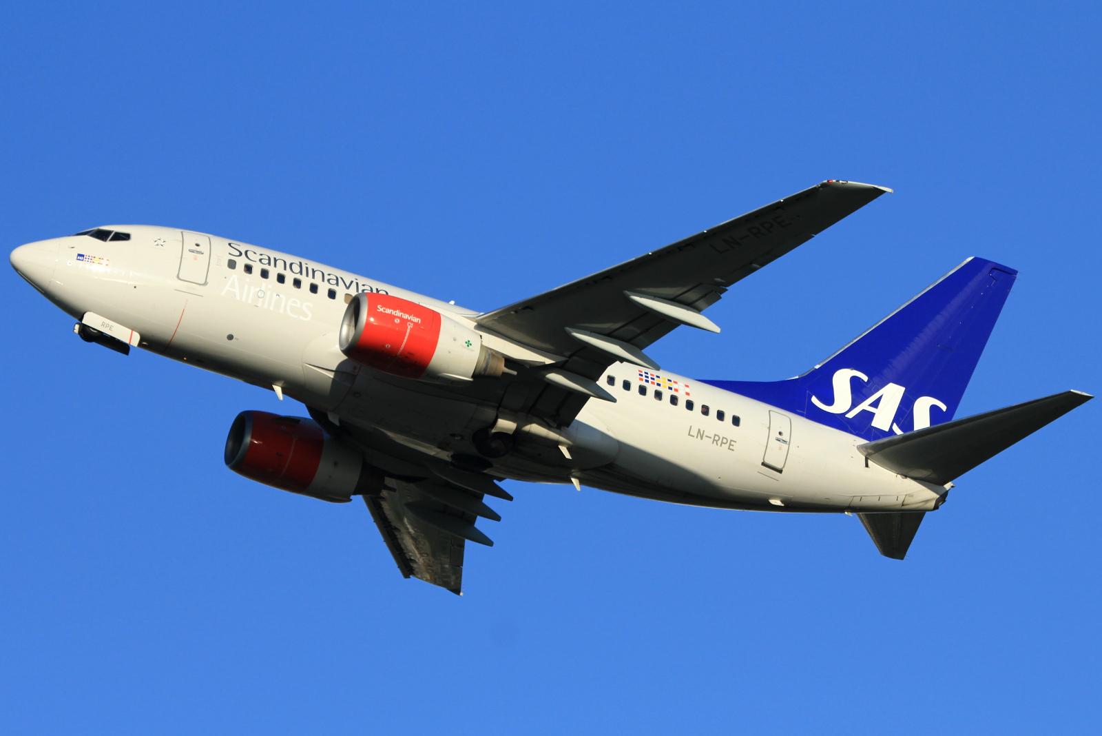 LN-RPE · Boeing 737-683 · (SVG / ENZV)