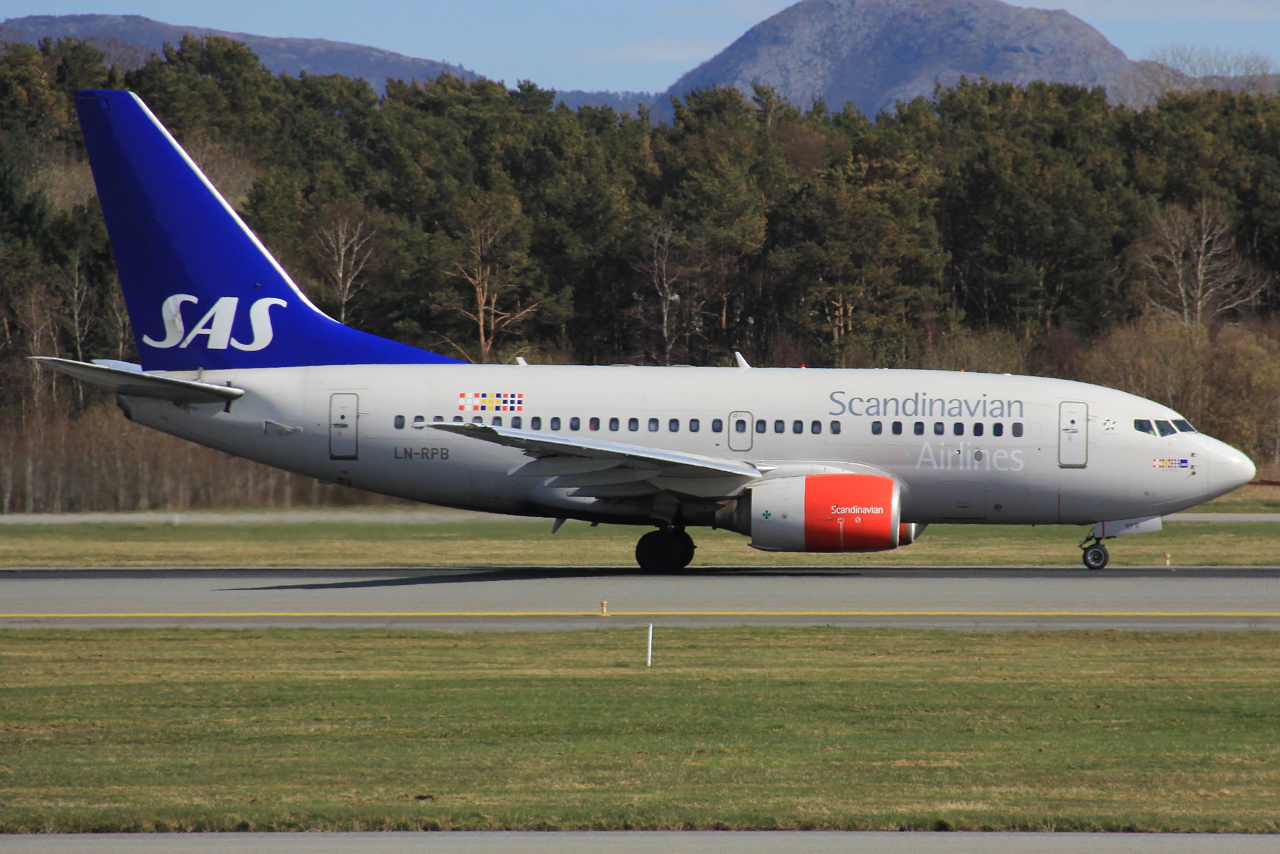 LN-RPB · Boeing 737-683 · (SVG / ENZV)