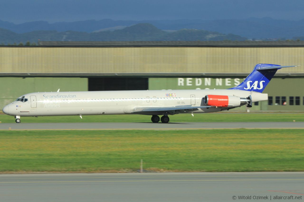 SE-DIL · McDonnell Douglas MD-81 · (SVG / ENZV)