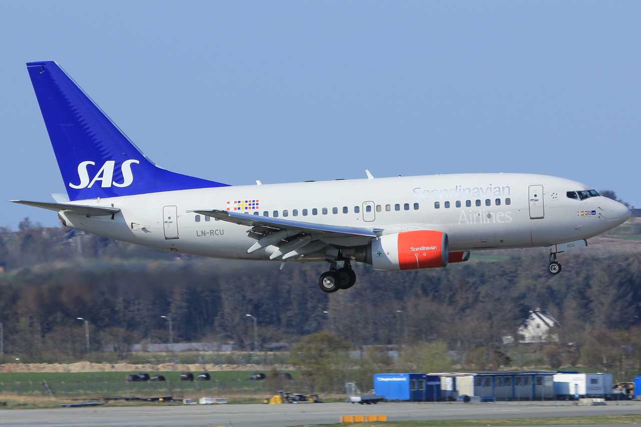 LN-RCU · Boeing 737-683 · (SVG / ENZV)