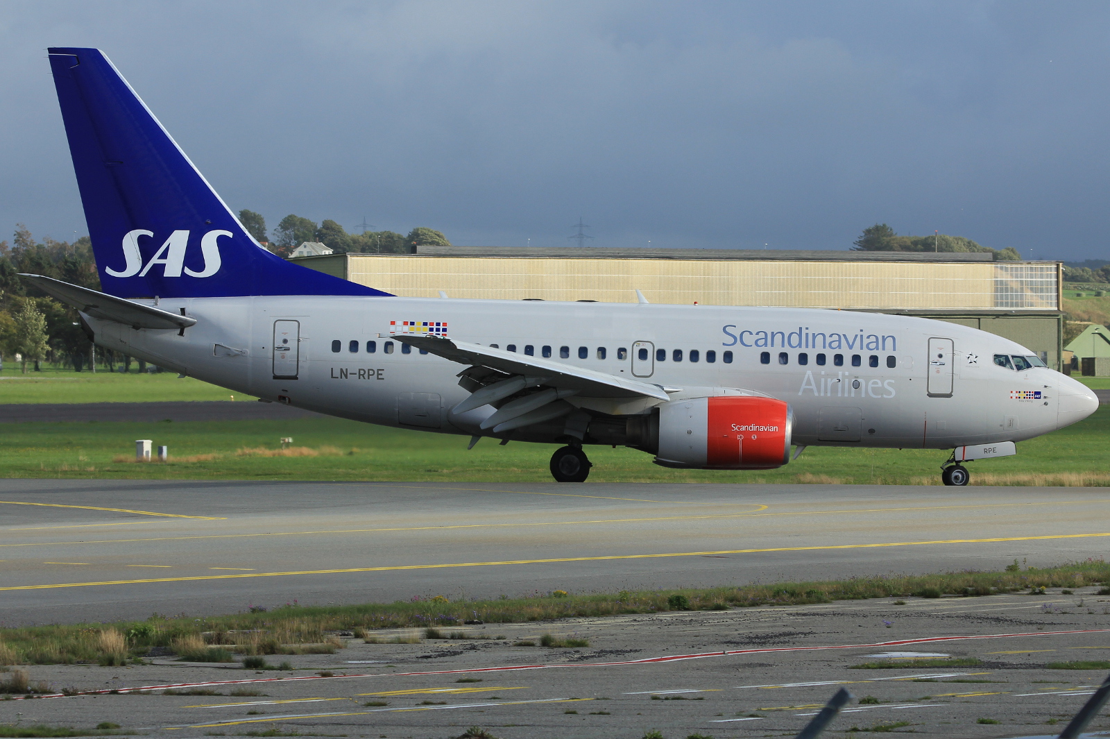 LN-RPE · Boeing 737-683 · (SVG / ENZV)