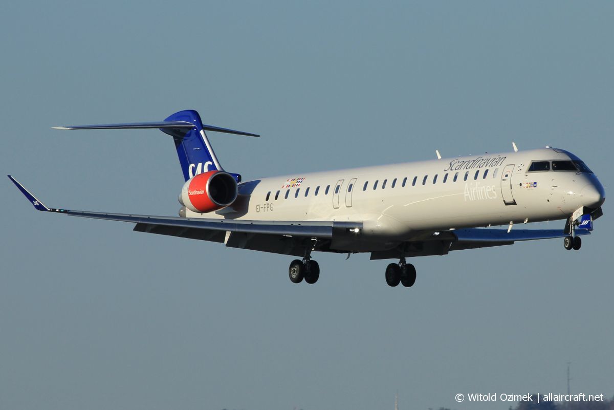 EI-FPG (15406) 2016 Bombardier CRJ-900
