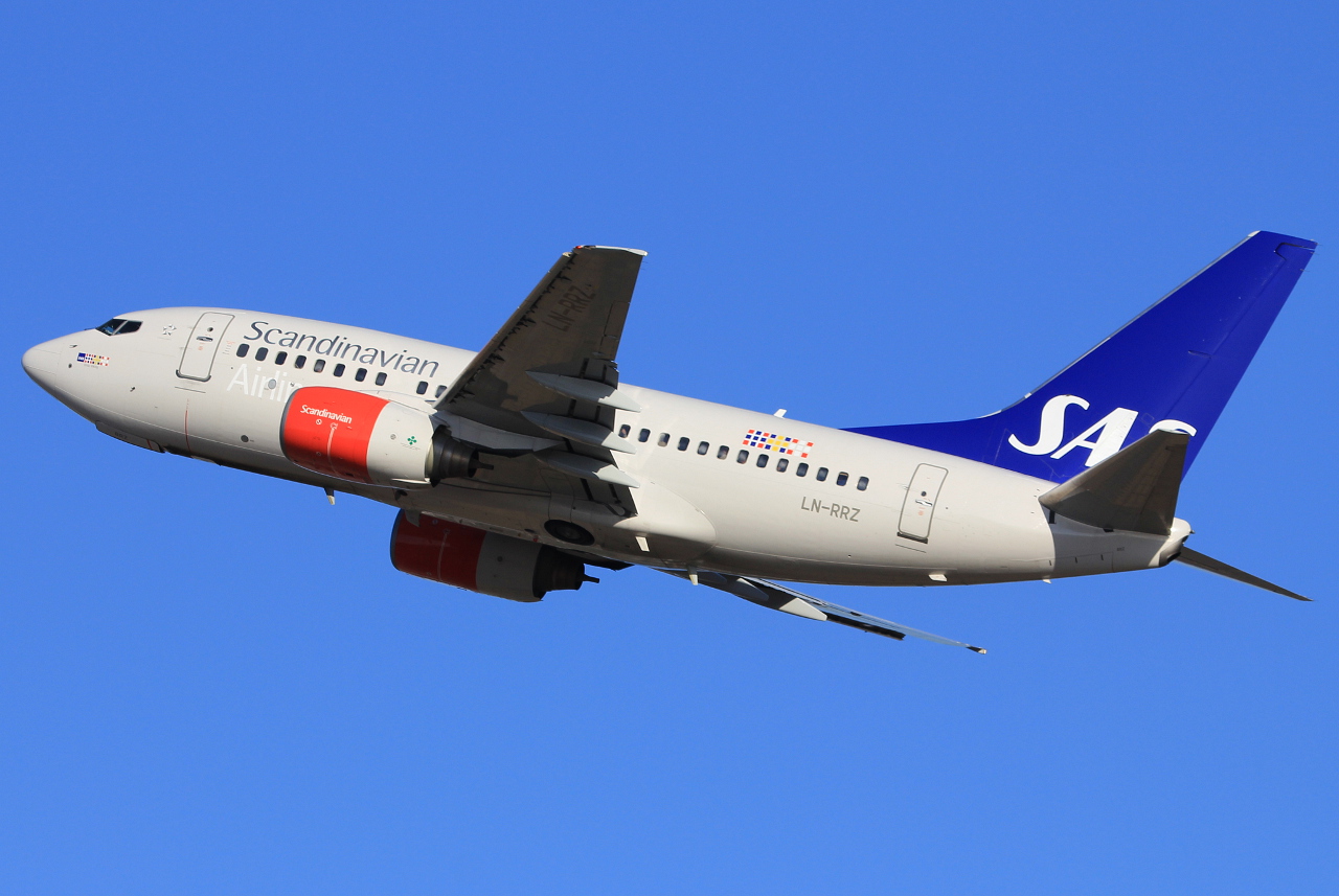 LN-RRZ · Boeing 737-683 · (SVG / ENZV)