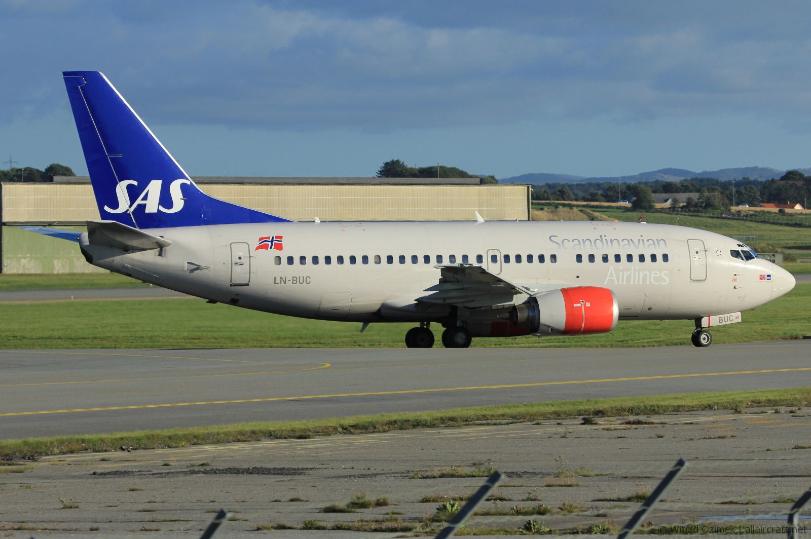 LN-BUC · Boeing 737-505 · (SVG / ENZV)