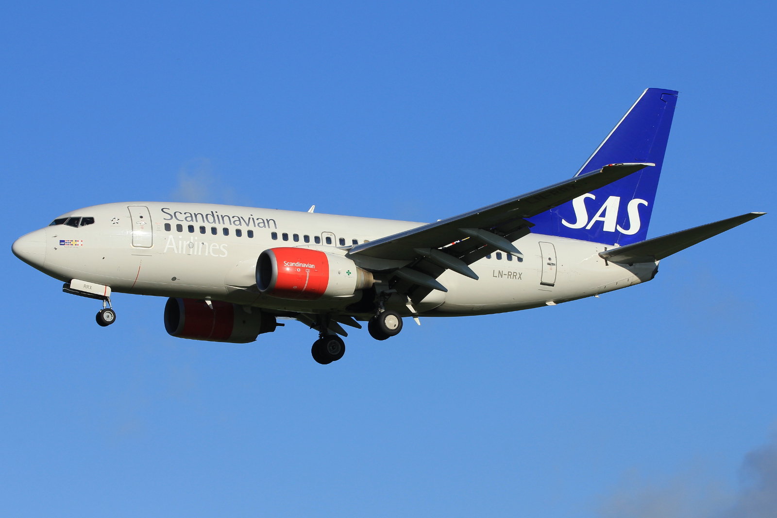 LN-RRX · Boeing 737-683 · (SVG / ENZV)