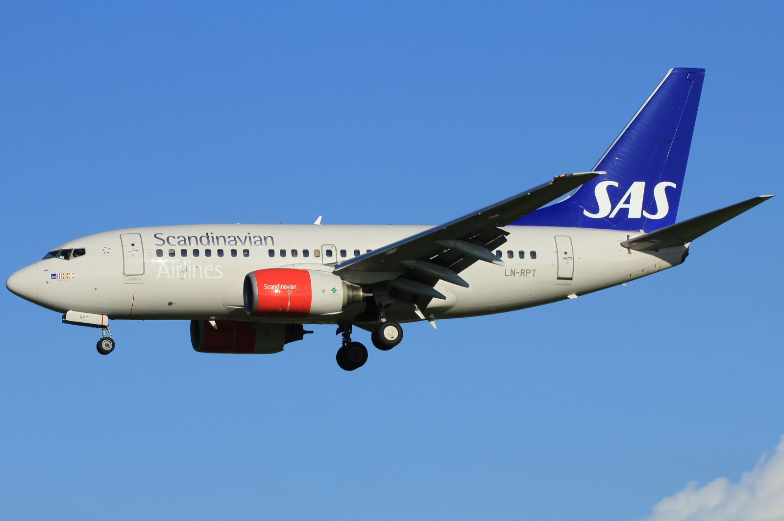 LN-RPT · Boeing 737-683 · (SVG / ENZV)