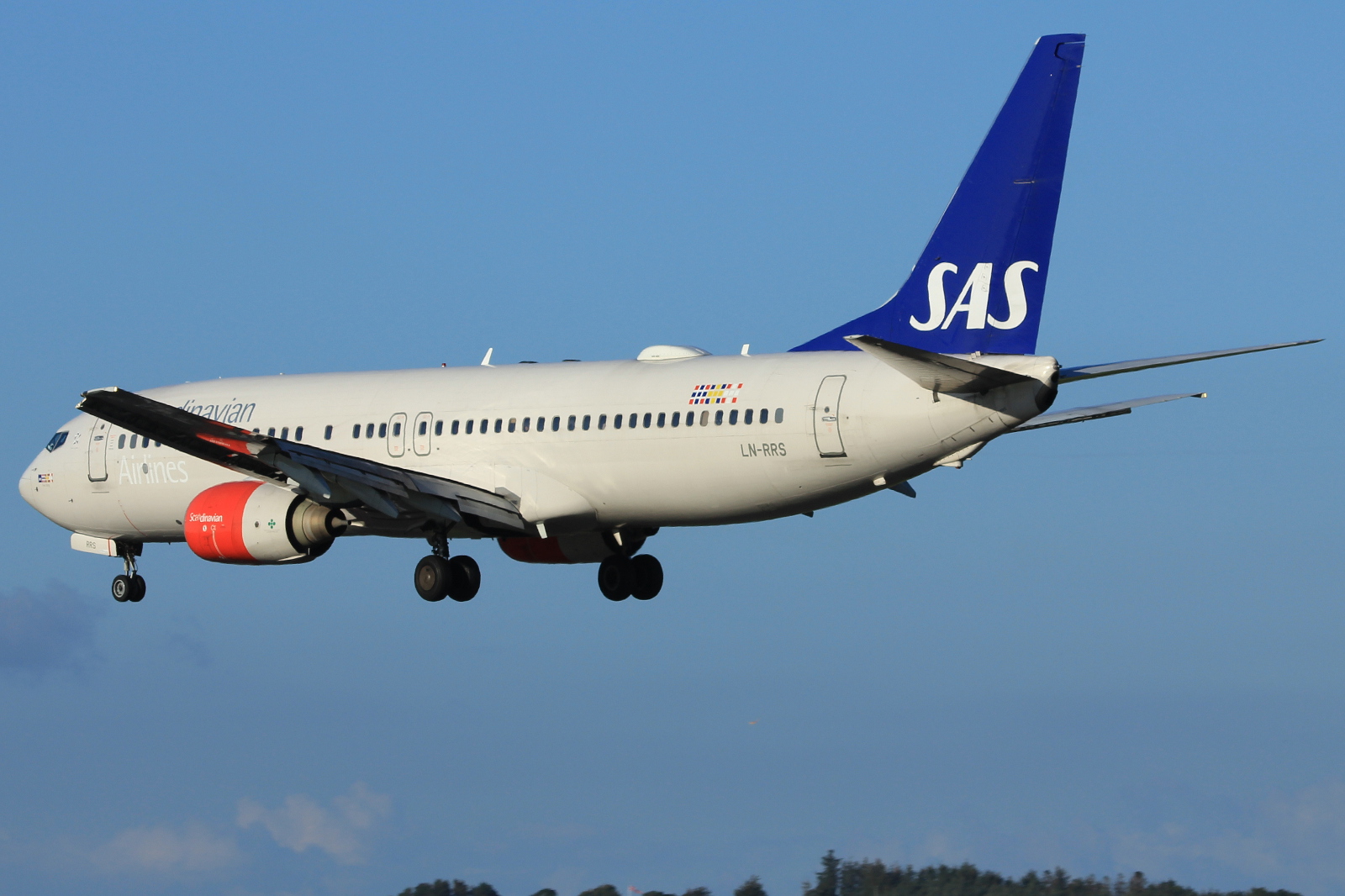 LN-RRS (28325) 2001 Boeing 737-883