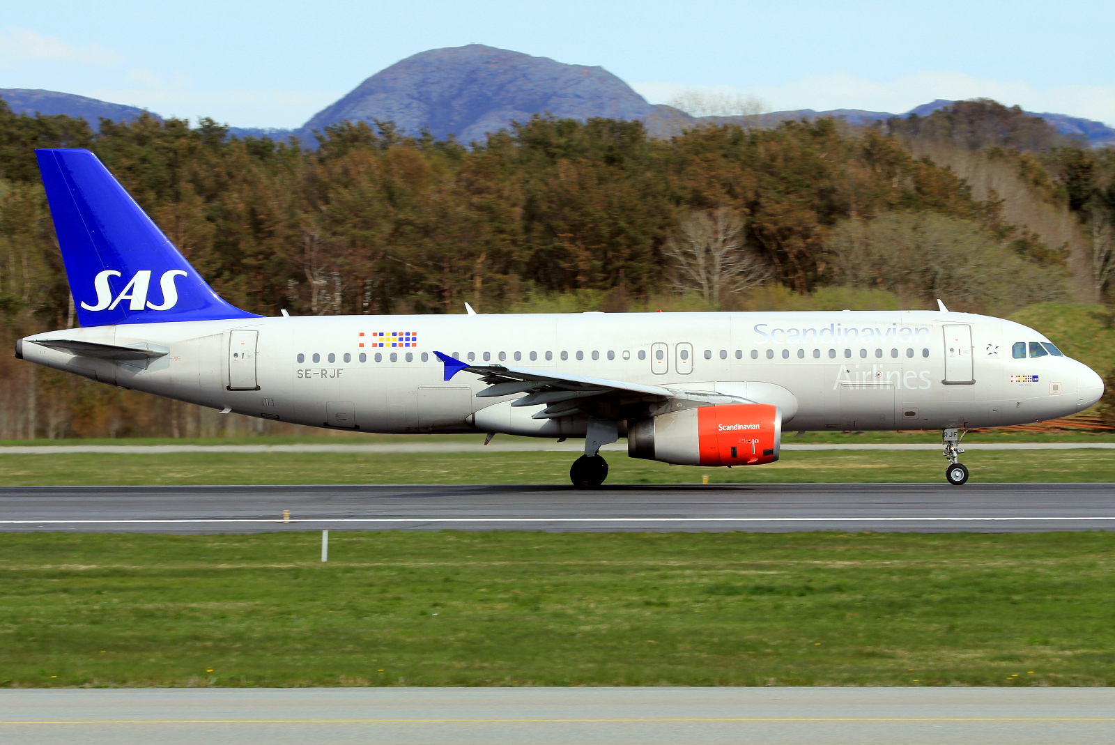 SE-RJF · Airbus A320-232 · (SVG / ENZV)