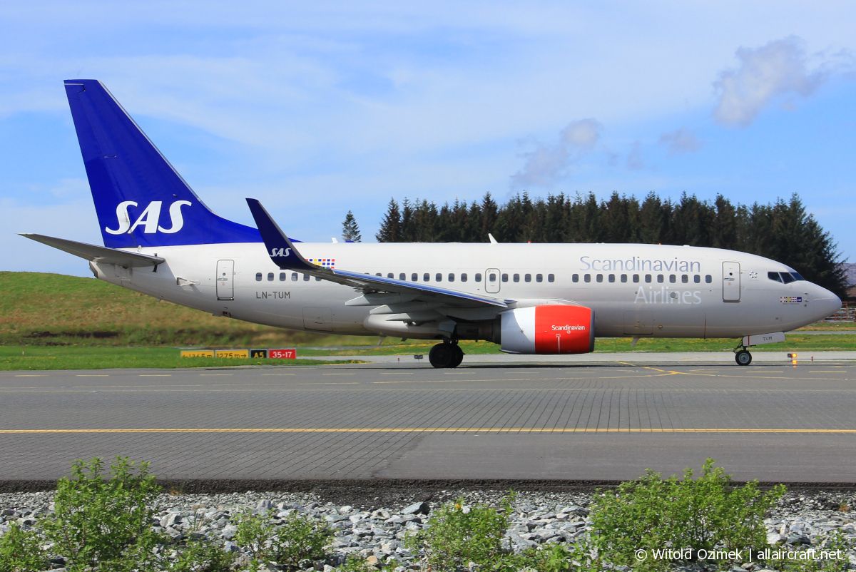LN-TUM (29098) 2002 Boeing 737-705(WL)