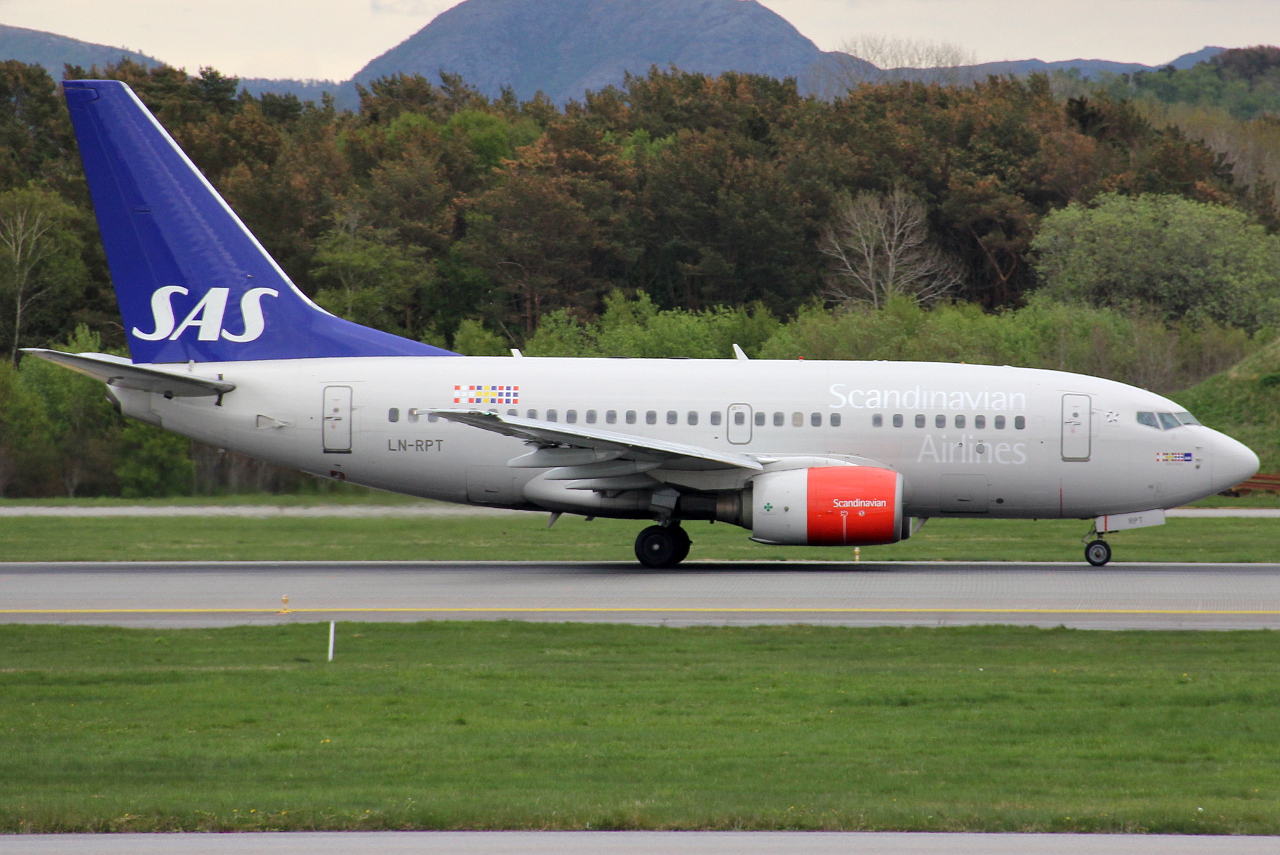 LN-RPT · Boeing 737-683 · (SVG / ENZV)