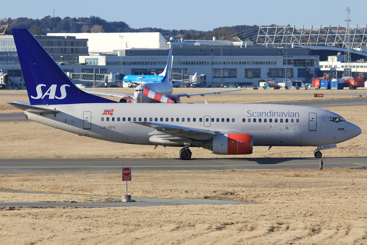 LN-RPK · Boeing 737-783 · (SVG / ENZV)