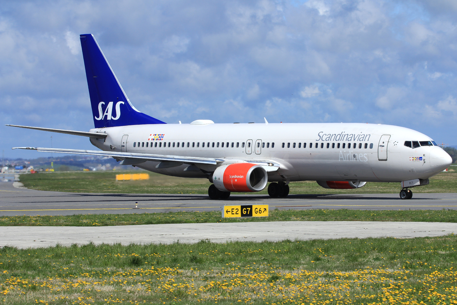 LN-RCY · Boeing 737-883 · (SVG / ENZV)