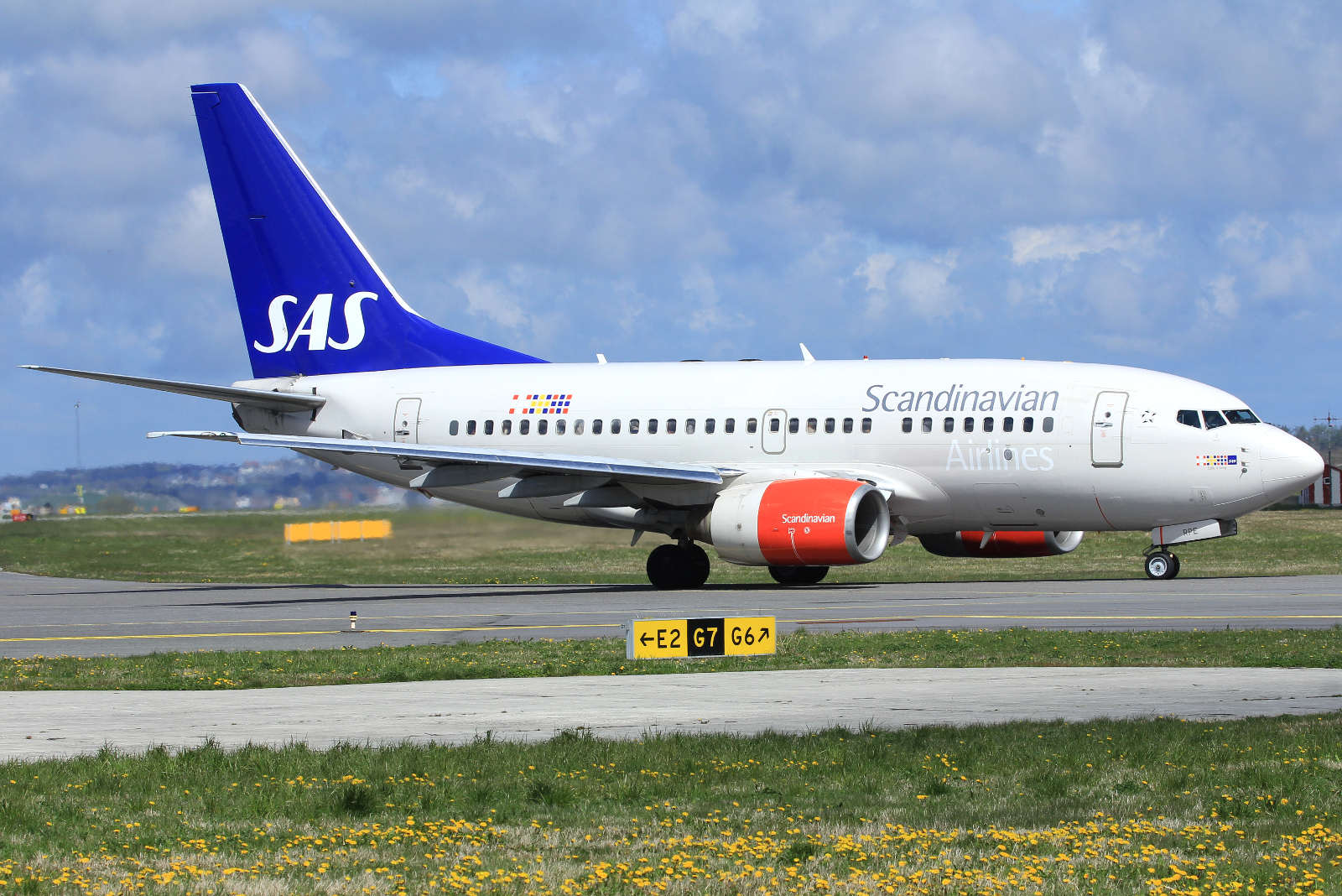 LN-RPE · Boeing 737-683 · (SVG / ENZV)
