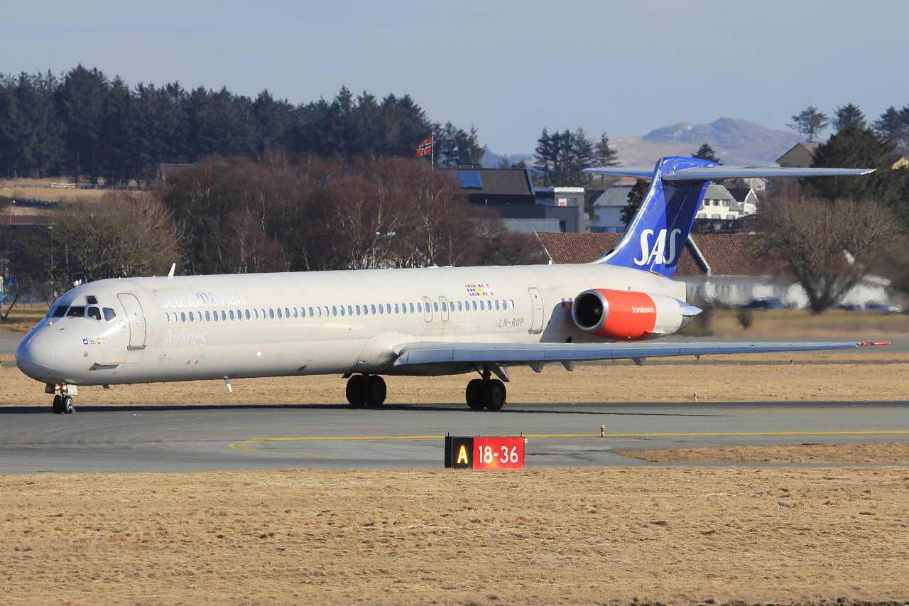LN-ROP (49384) 1985 McDonnell Douglas MD-82