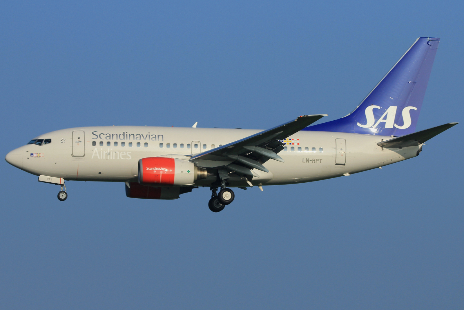 LN-RPT · Boeing 737-683 · (SVG / ENZV)