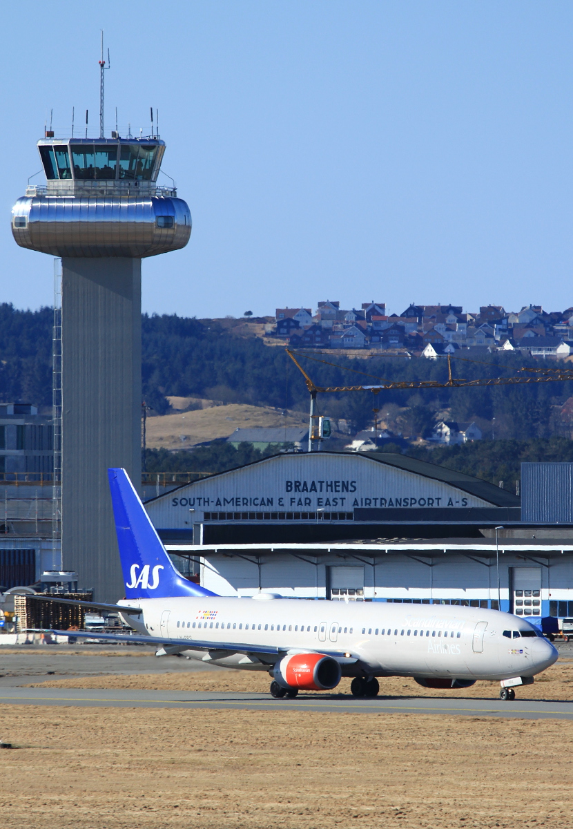 LN-RRS (28325) 2001 Boeing 737-883