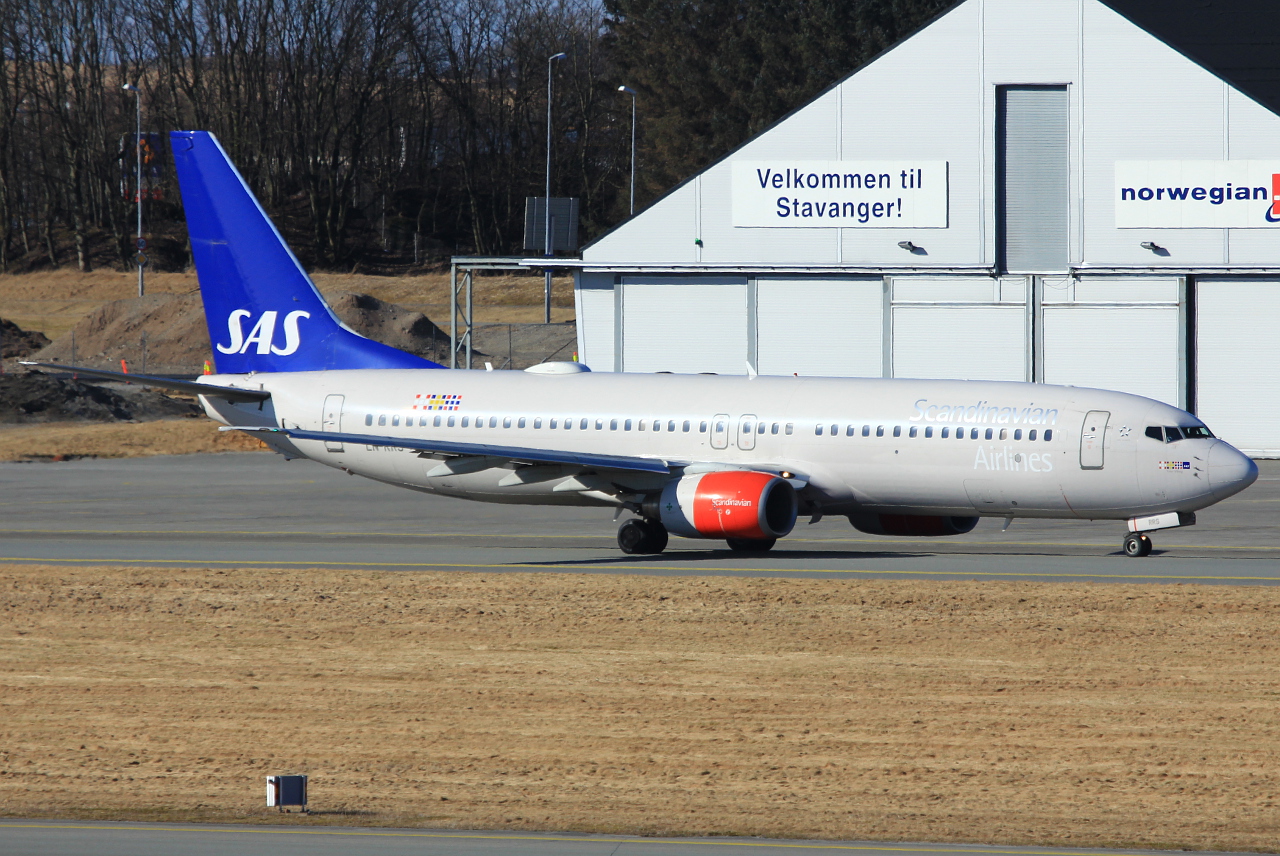 LN-RRS · Boeing 737-883 · (SVG / ENZV)