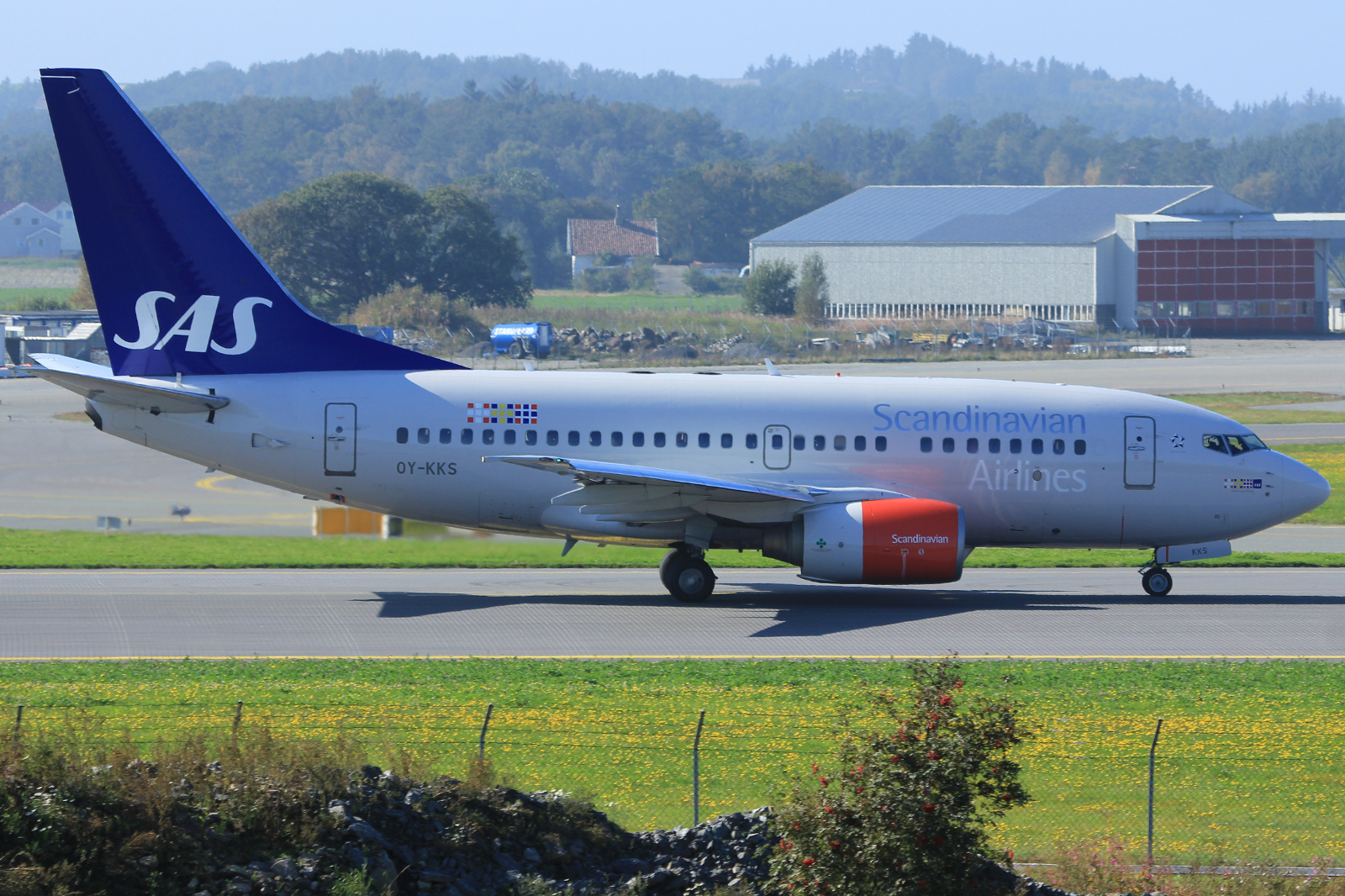 OY-KKS · Boeing 737-683 · (SVG / ENZV)