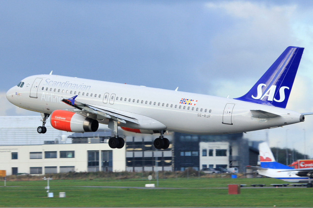 SE-RJF · Airbus A320-232 · (SVG / ENZV)