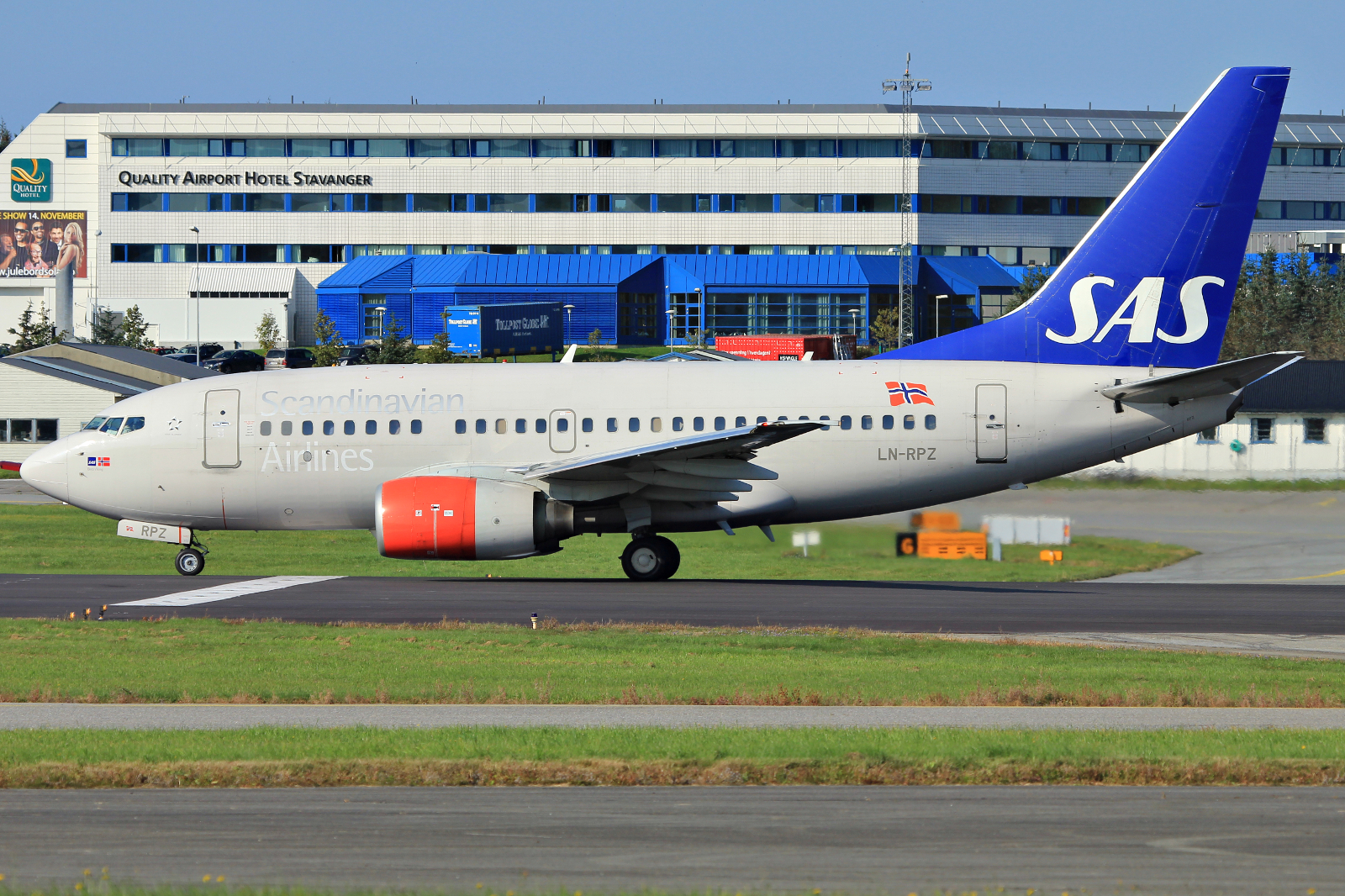 LN-RPZ · Boeing 737-683 · (SVG / ENZV)