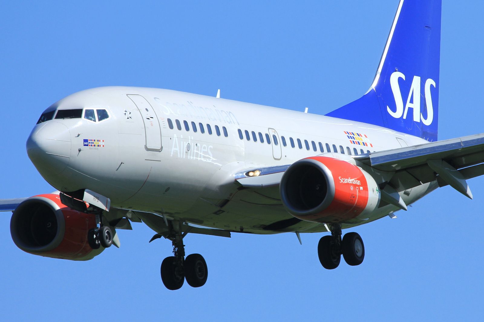LN-RPB · Boeing 737-683 · (SVG / ENZV)