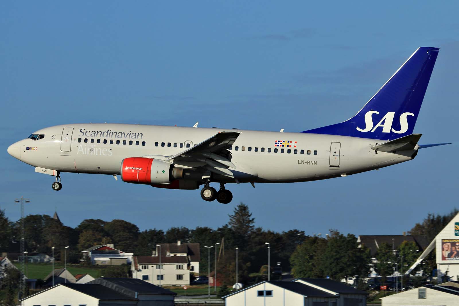 LN-RNN · Boeing 737-783 · (SVG / ENZV)