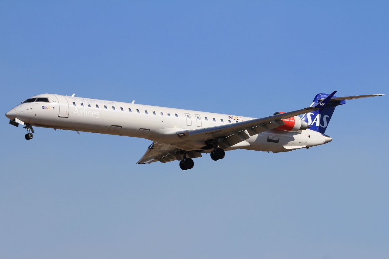 OY-KFG · Bombardier CRJ-900 · (SVG / ENZV)