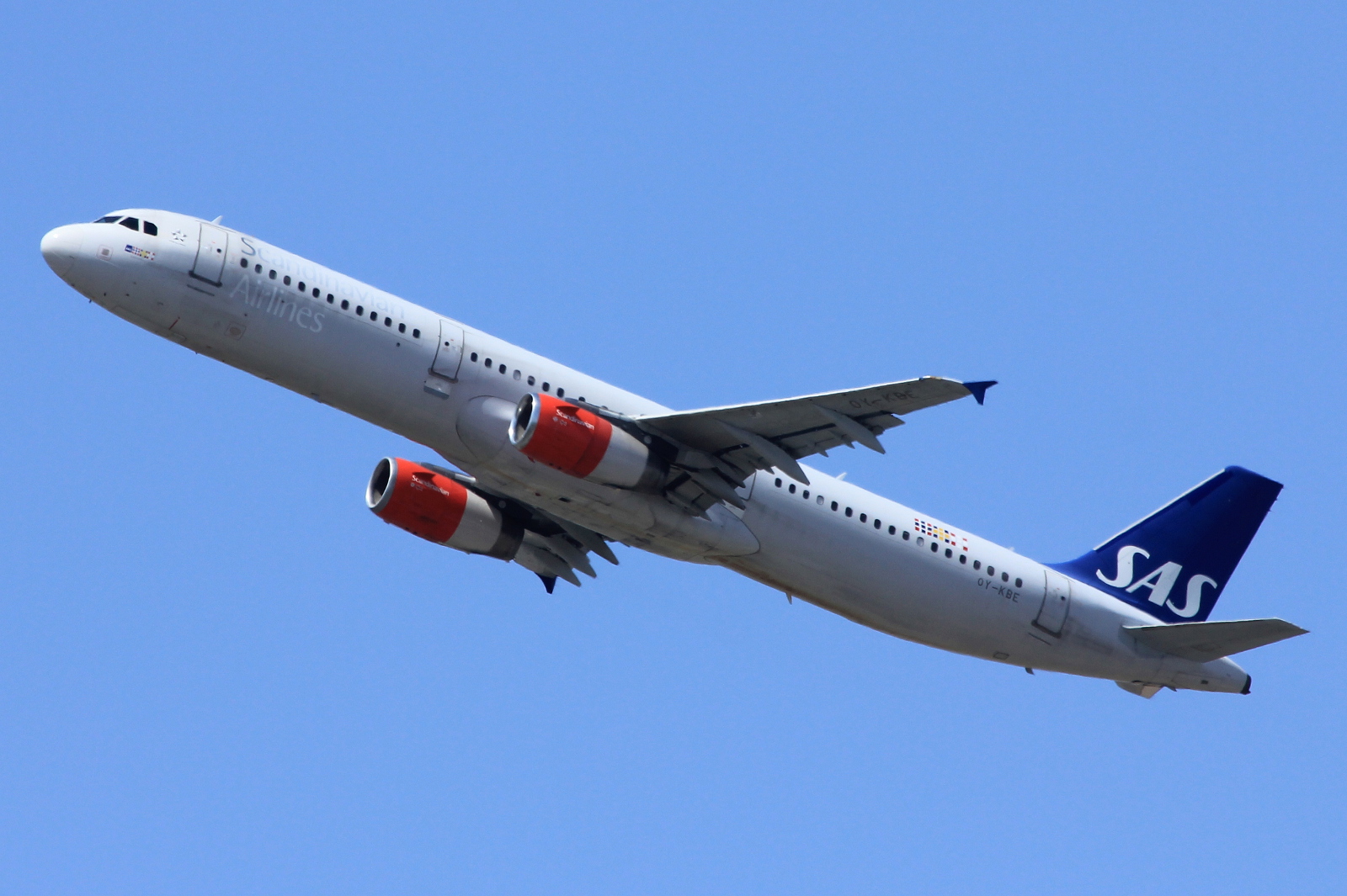 OY-KBE (1798) 2002 Airbus A321-232