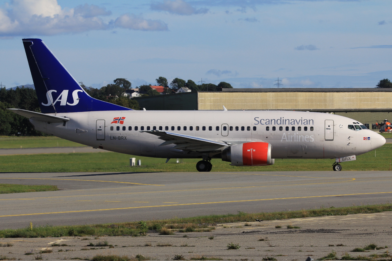 LN-BRX · Boeing 737-505 · (SVG / ENZV)