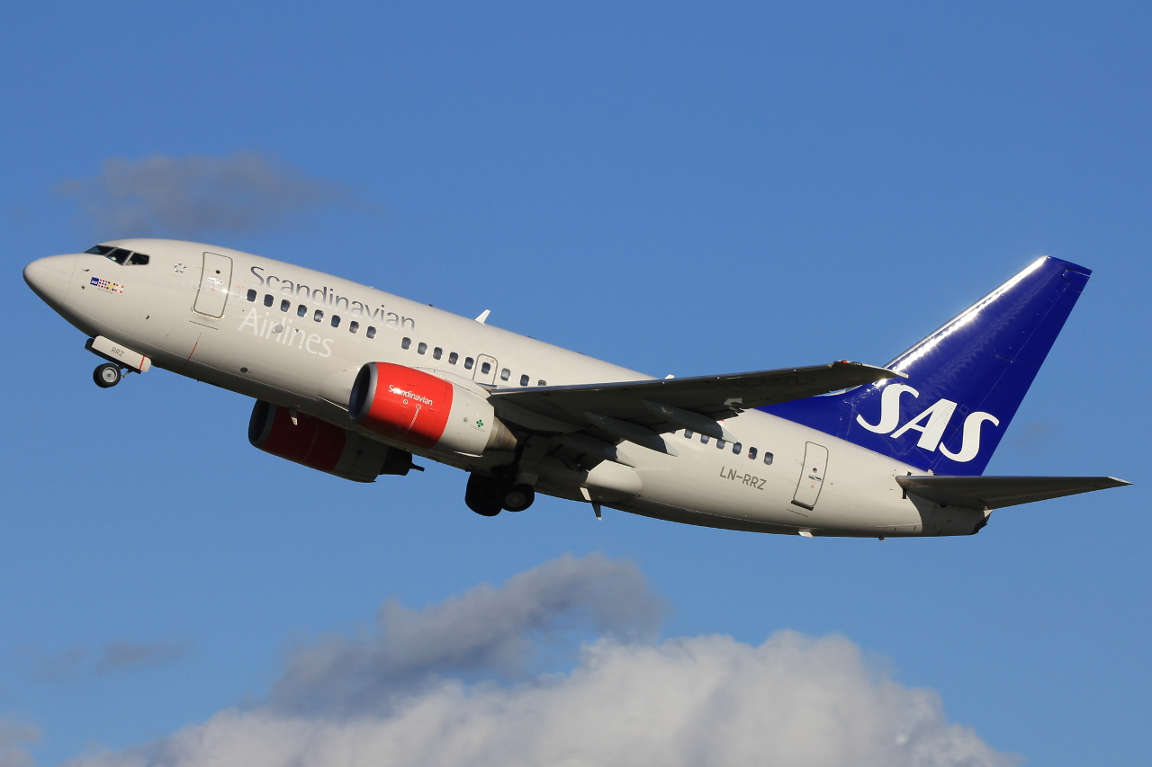LN-RRZ · Boeing 737-683 · (SVG / ENZV)