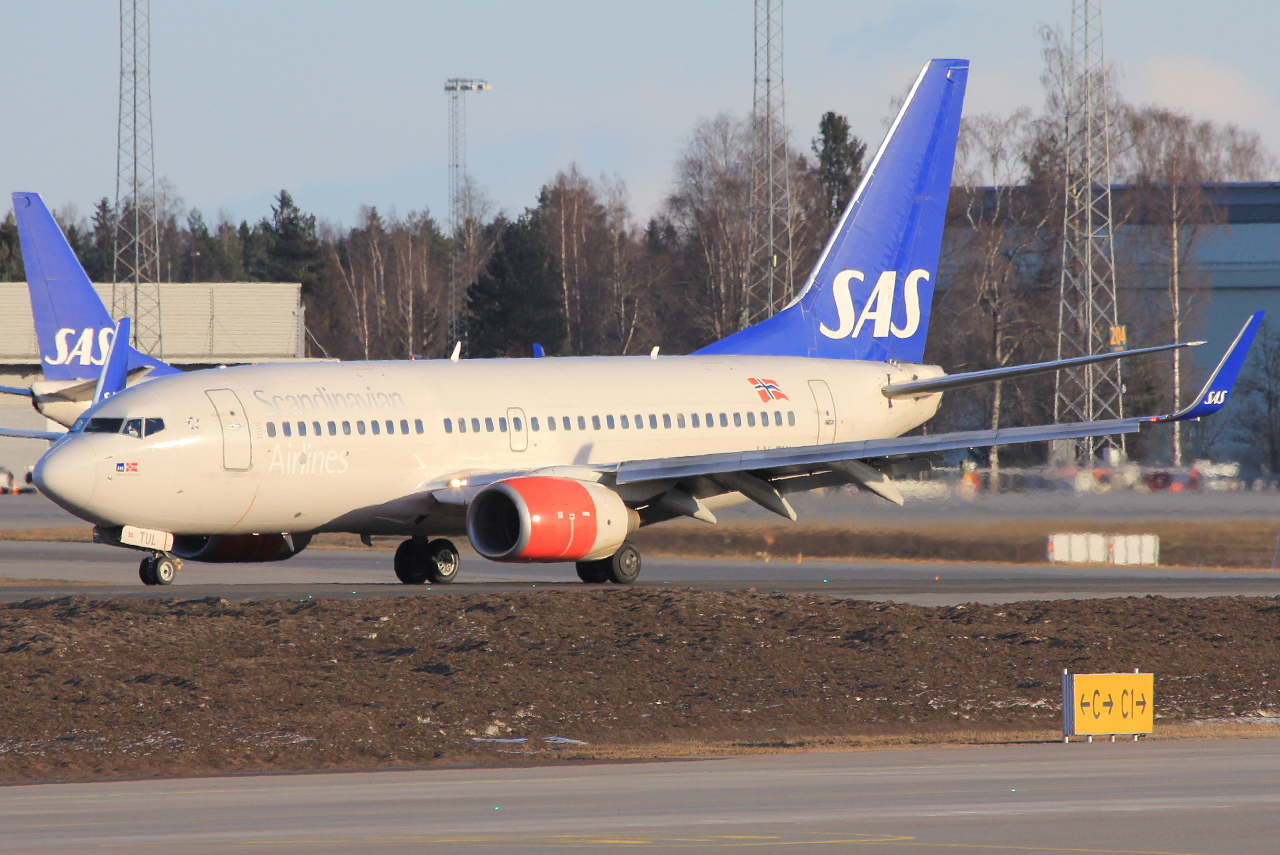 LN-TUL · Boeing 737-705 · (OSL / ENGM)
