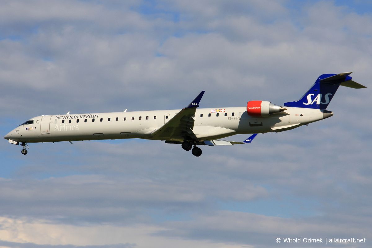 EI-FPE (15402) 2016 Bombardier CRJ-900LR