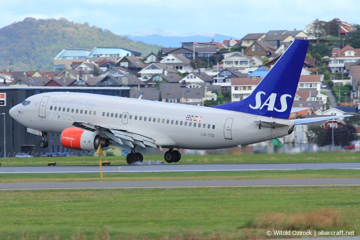 LN-TUD · Boeing 737-705 · (SVG / ENZV)