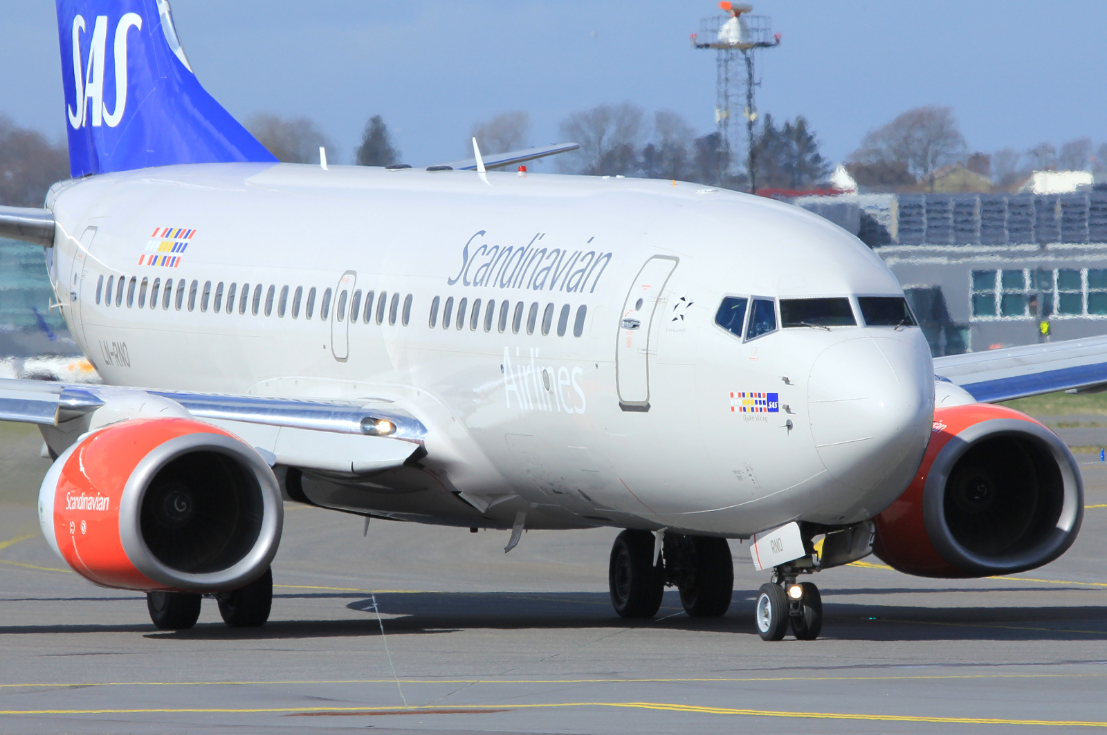 LN-RNO (28316) 2000 Boeing 737-783