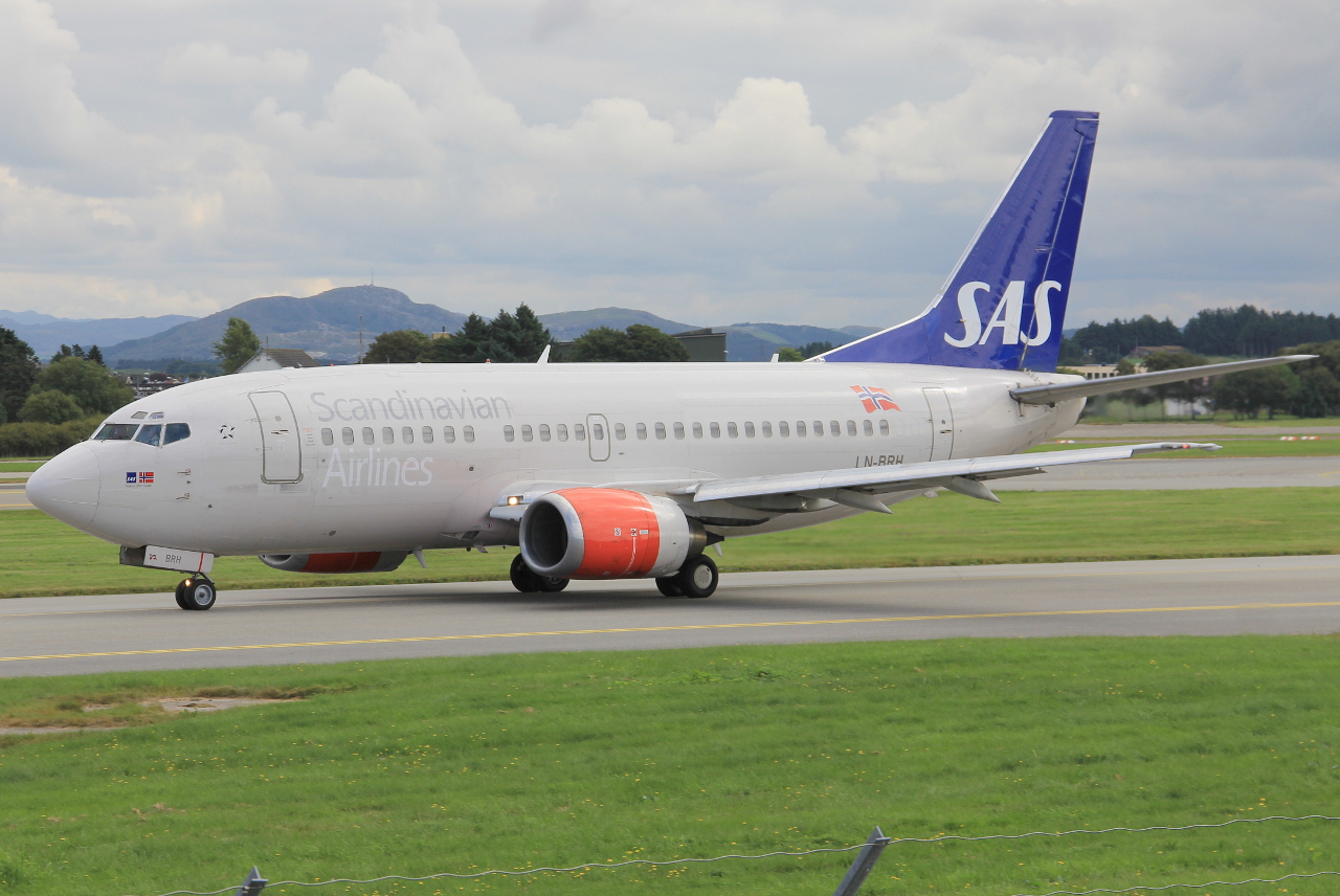 LN-BRH (24828) 1990 Boeing 737-505