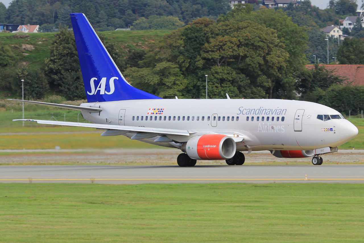 LN-RRZ (28295) 1998 Boeing 737-683