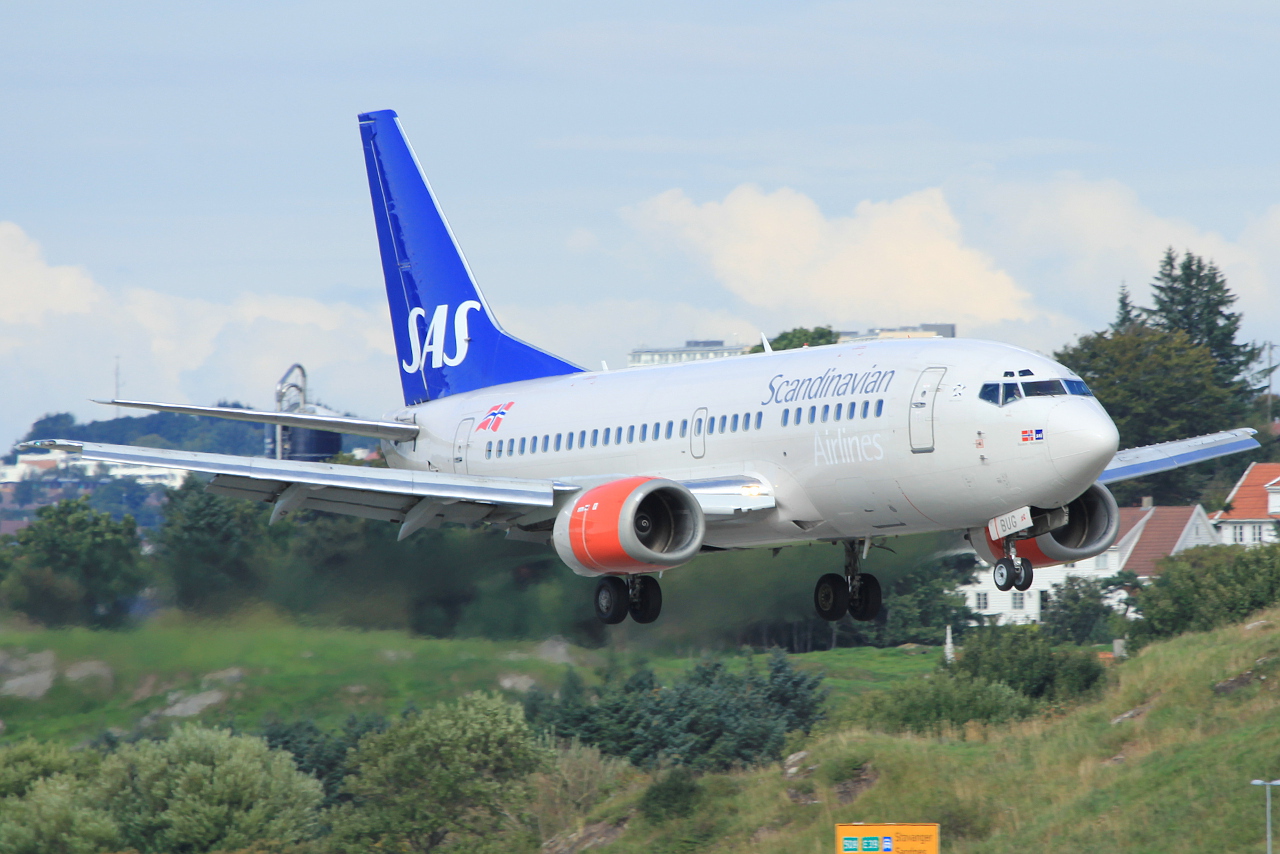 LN-BUG (39015) 1997 Boeing 737-8JP