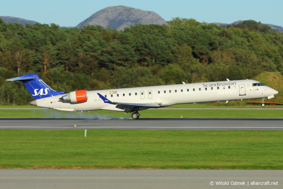 EI-FPD (15401) 2016 Bombardier CRJ-900LR