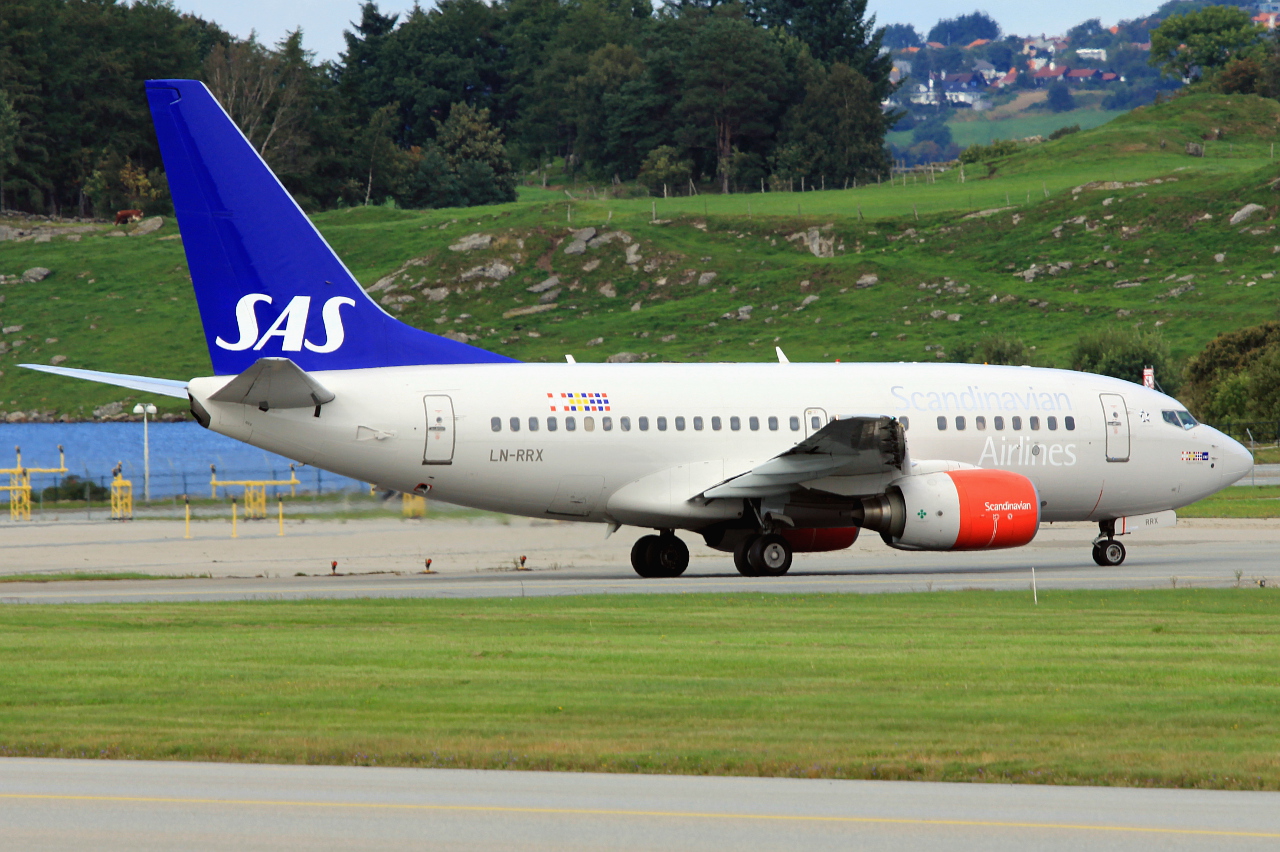 LN-RRX · Boeing 737-683 · (SVG / ENZV)