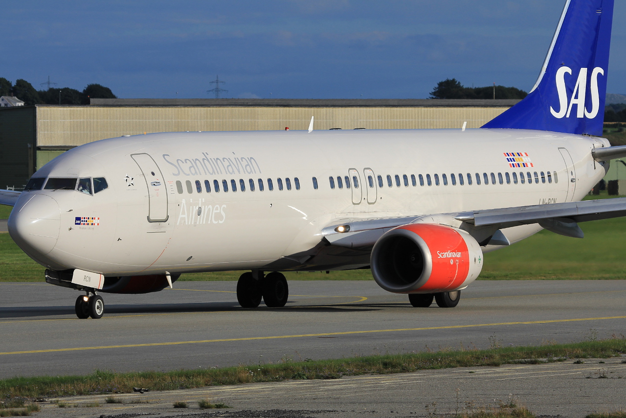 LN-RCN · Boeing 737-883 · (SVG / ENZV)